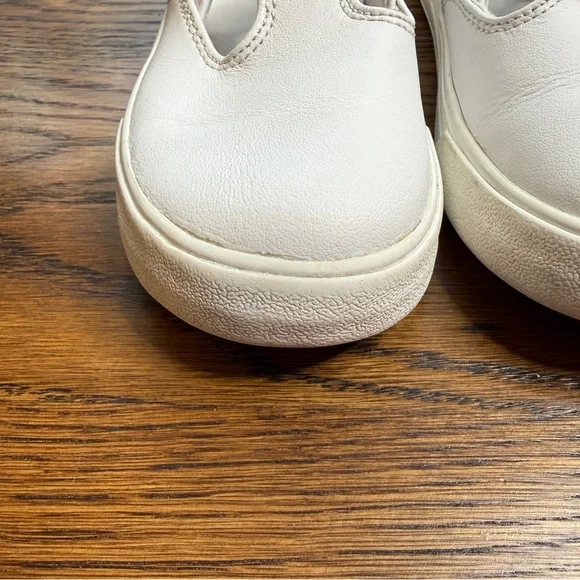 Keds Kids Daphne White Leather T-Strap Sneakers with Velcro Closure Size 11 - Picture 3 of 11